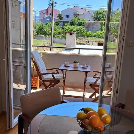 Tino Apartment *